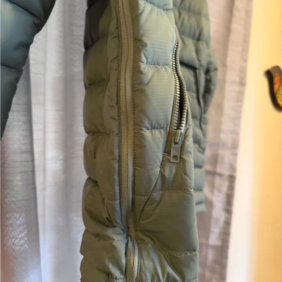 NWT Women’s Size Small Fjallraven Expedition Pack Down AnorakGreen Puffer Jacket - Picture 8 of 10
